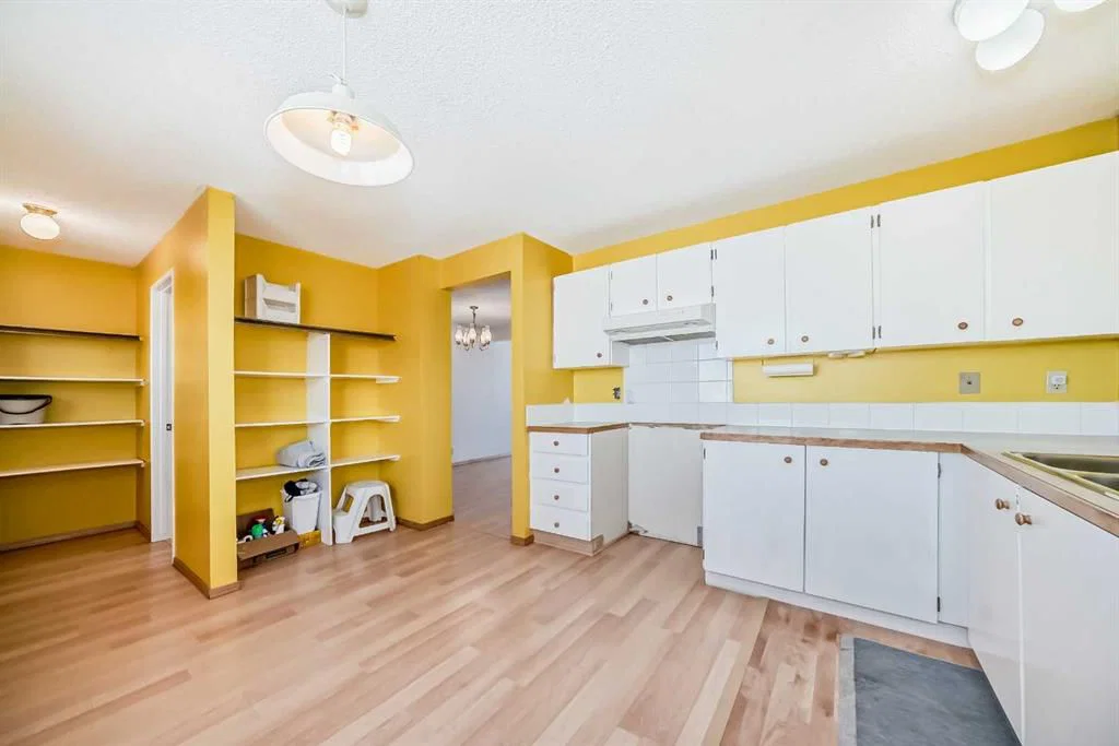 79 Aberdare Road NE, Calgary — photo 5 of 36