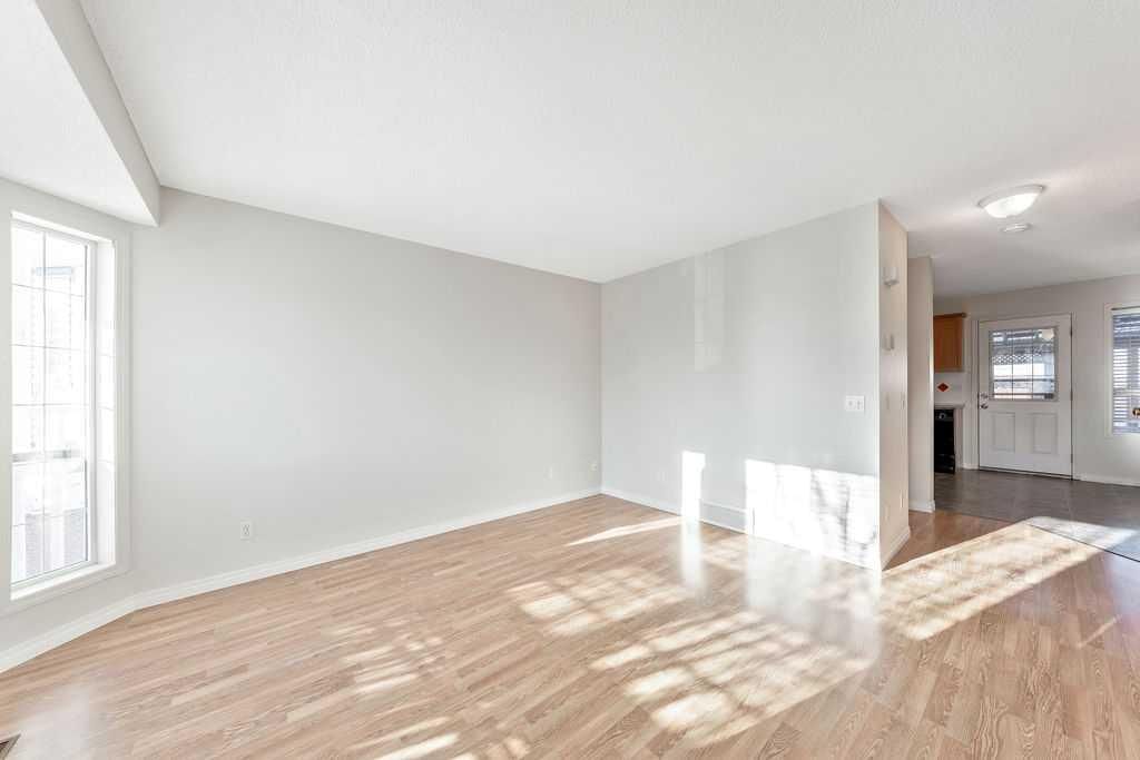 154 Bridleridge Circle SW, Calgary — photo 5 of 36