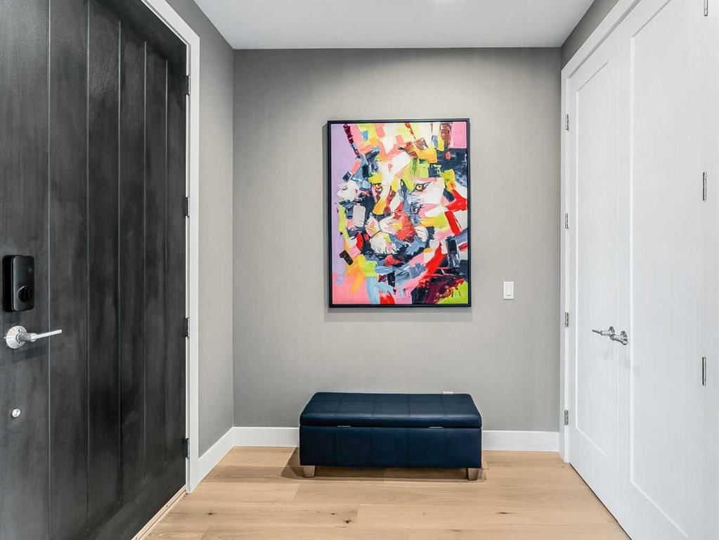 906 43 Street SW, Calgary — photo 2 of 31