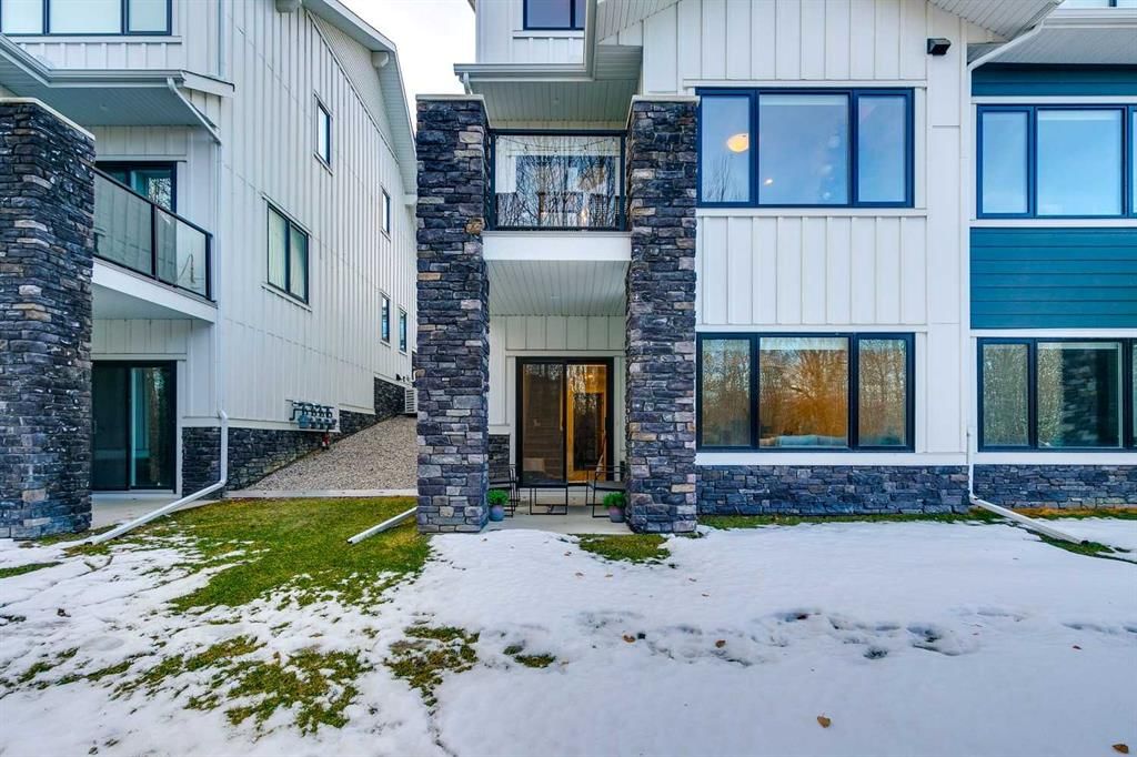 156 Crestridge Common SW, Calgary — photo 5 of 48