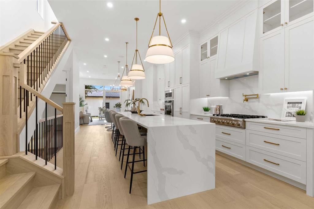 2019 6 Avenue NW, Calgary — photo 3 of 49