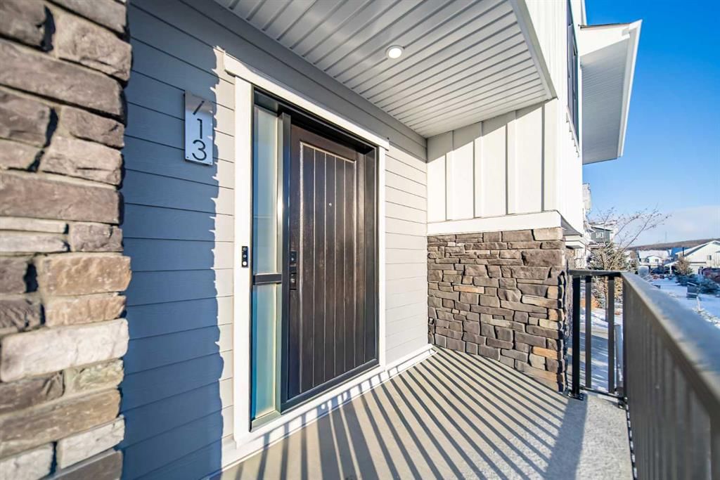 713 Crestridge Common SW, Calgary — photo 2 of 31