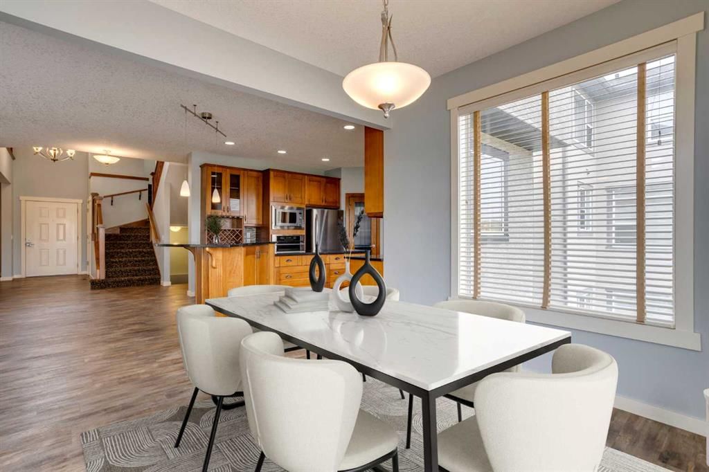 461 Discovery Ridge Boulevard SW, Calgary — photo 5 of 41