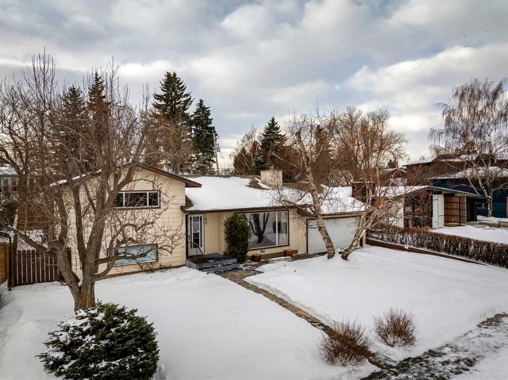 149 Wildwood Drive SW, Calgary — photo 2 of 27