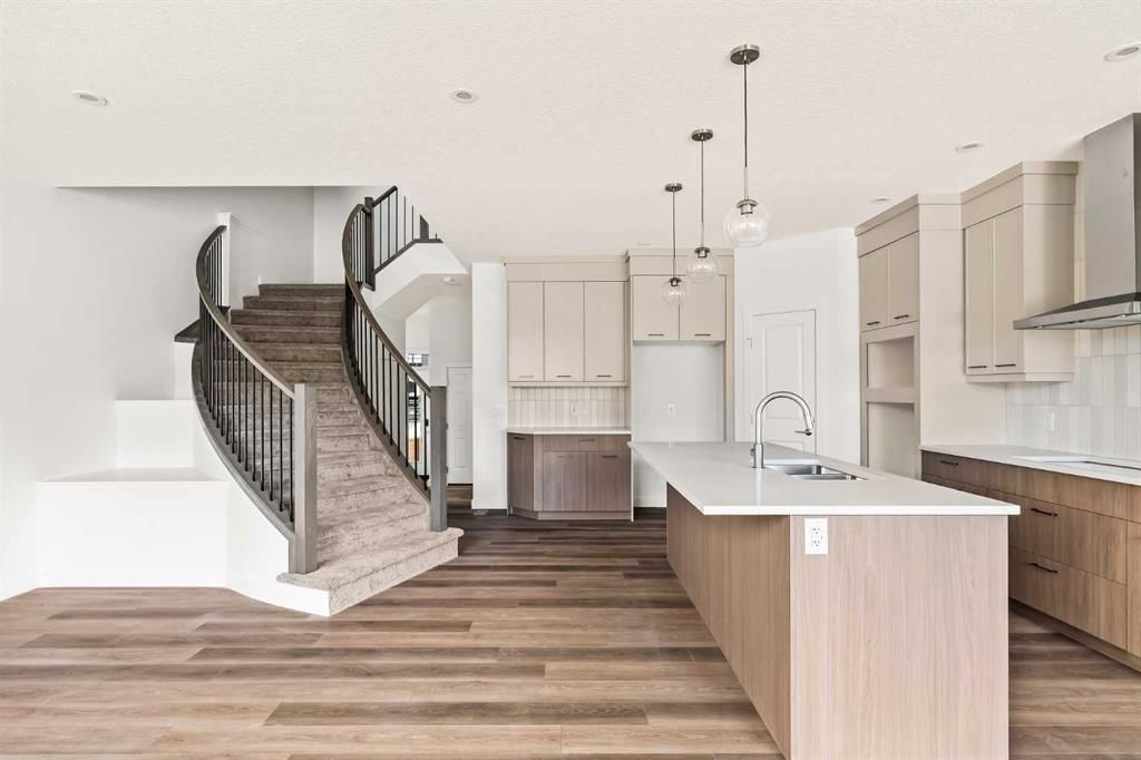 192 Creekstone Circle SW, Calgary — photo 5 of 31