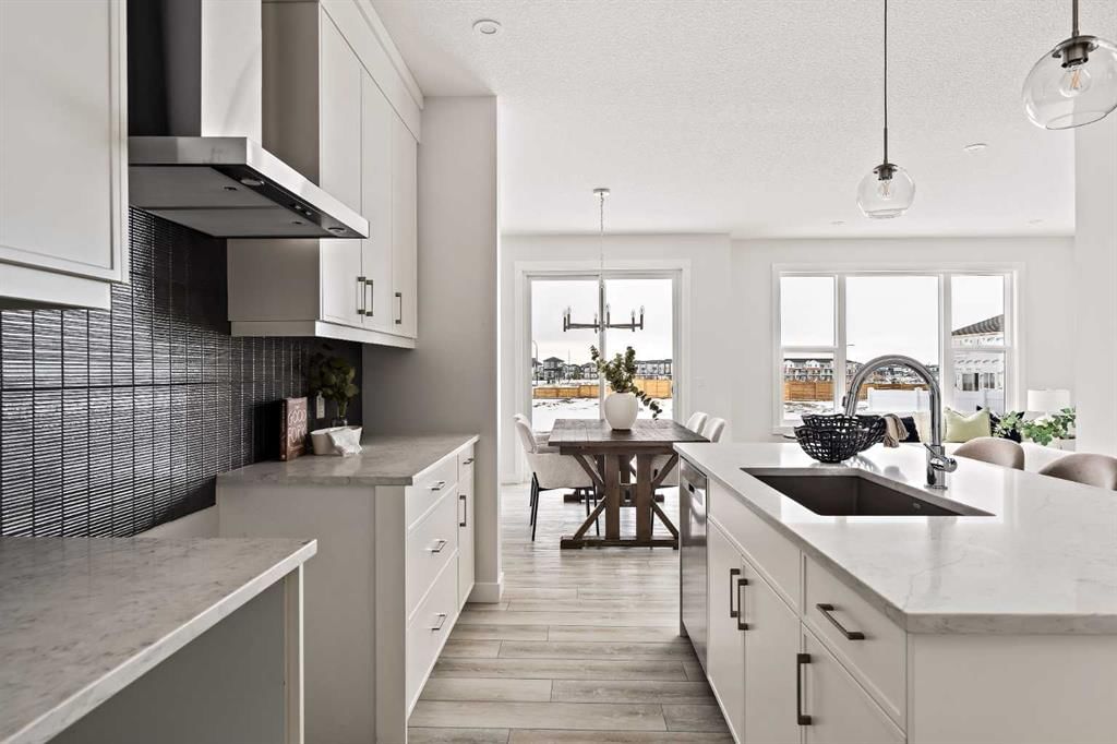 239 Creekstone Circle SW, Calgary — photo 4 of 47