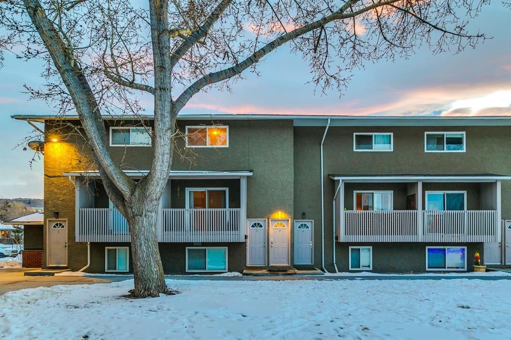 3, 8112 36 Avenue NW, Calgary — photo 2 of 44