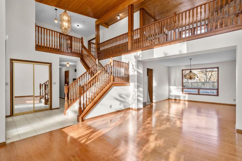 40 Edforth Road NW, Calgary — photo 5 of 50