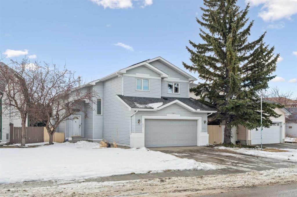 837 Applewood Drive SE, Calgary — main listing photo
