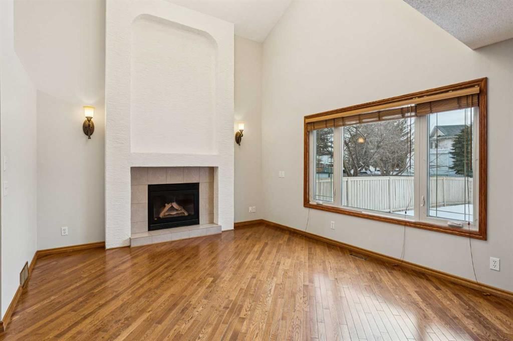 837 Applewood Drive SE, Calgary — photo 3 of 36