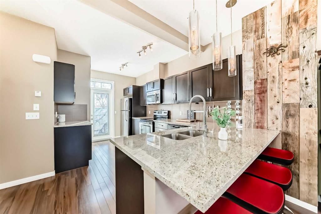 82 New Brighton Landing SE, Calgary — photo 5 of 47