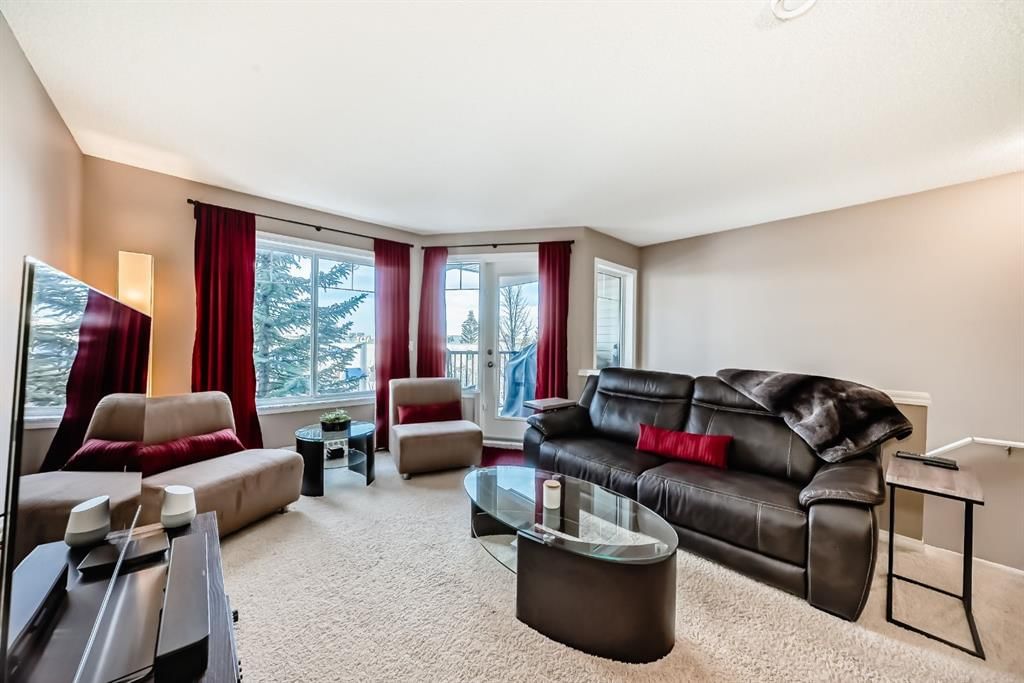 10, 21 Mckenzie Towne Gate SE, Calgary — photo 4 of 29