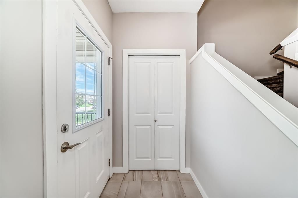 46 Panora Street NW, Calgary — photo 2 of 50