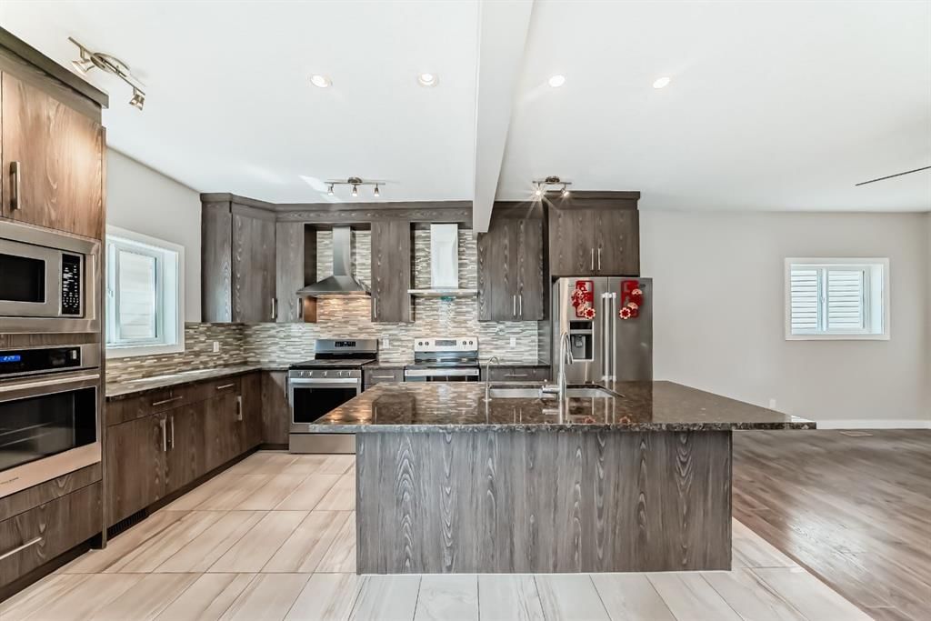 46 Panora Street NW, Calgary — photo 3 of 50