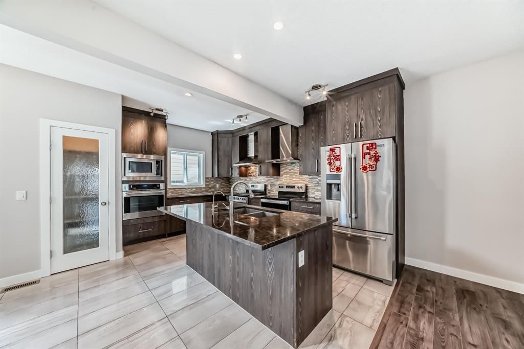 46 Panora Street NW, Calgary — photo 4 of 50