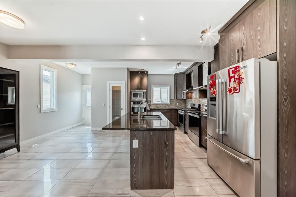 46 Panora Street NW, Calgary — photo 5 of 50