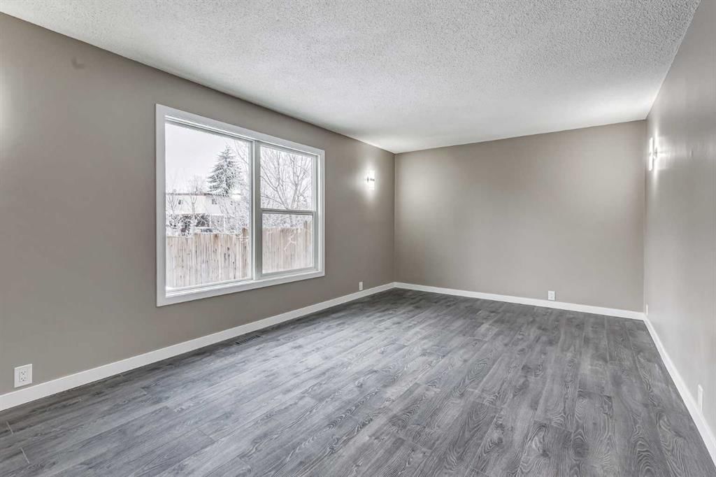 4316 4A Avenue, Calgary — photo 5 of 32