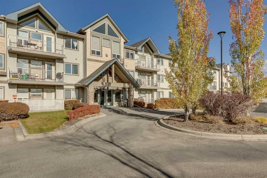 305, 7 Harvest Gold Manor NE, Calgary — main listing photo