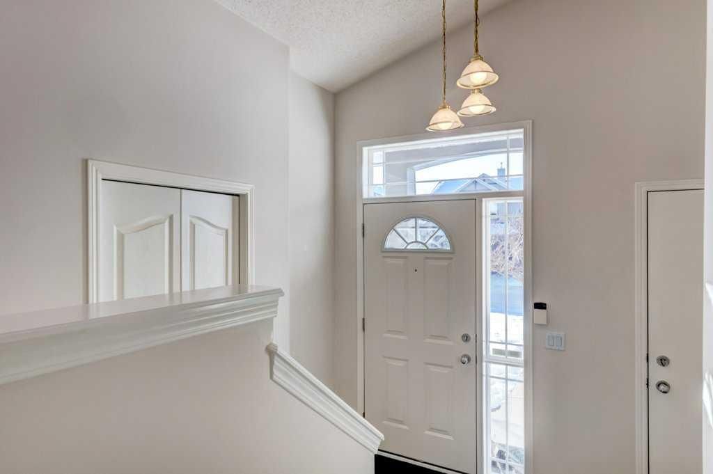 36 Brightondale Crescent SE, Calgary — photo 4 of 31