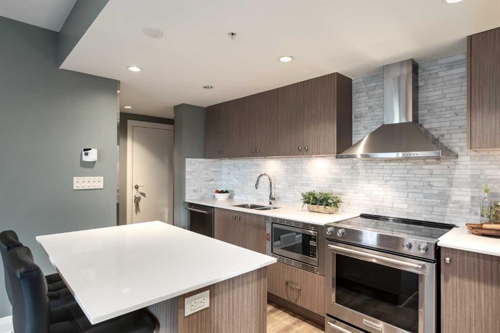 2208, 930 6 Avenue SW, Calgary — photo 4 of 33