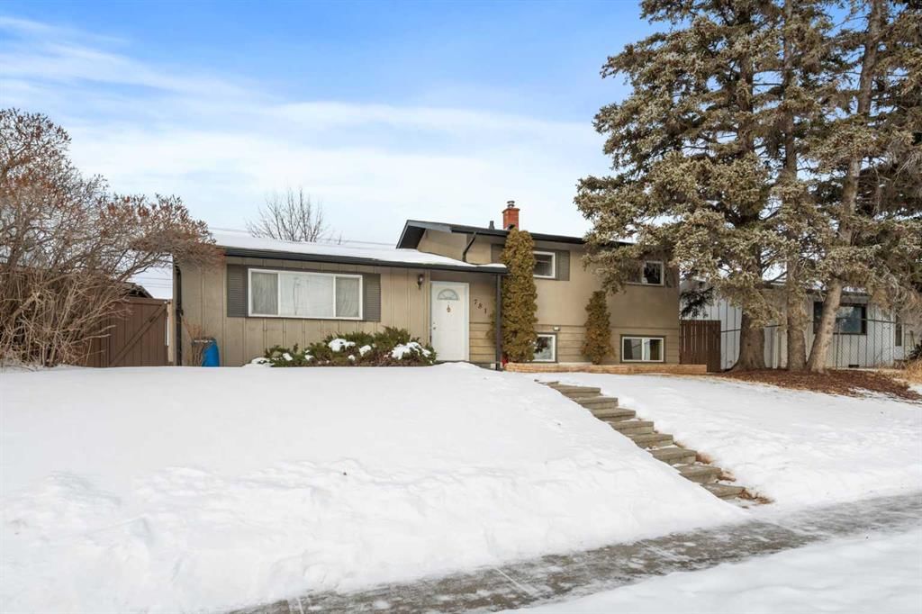 7819 Fairmount Drive SE, Calgary — photo 2 of 42