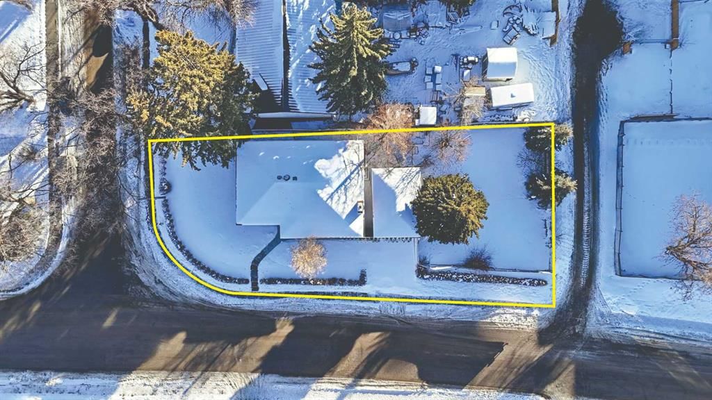 1347 Hamilton Street NW, Calgary — main listing photo