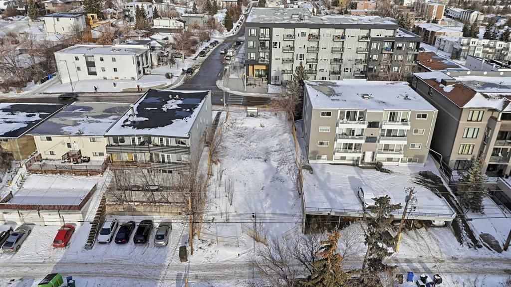 1819 26 Avenue SW, Calgary — photo 4 of 17