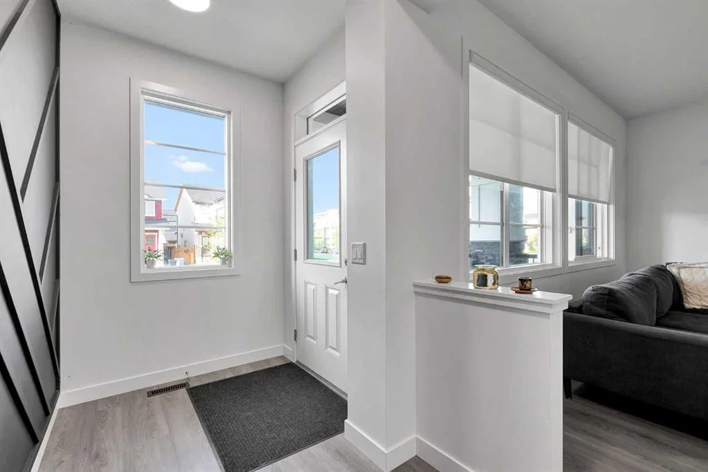 117 Ambleton Drive NW, Calgary — photo 5 of 40