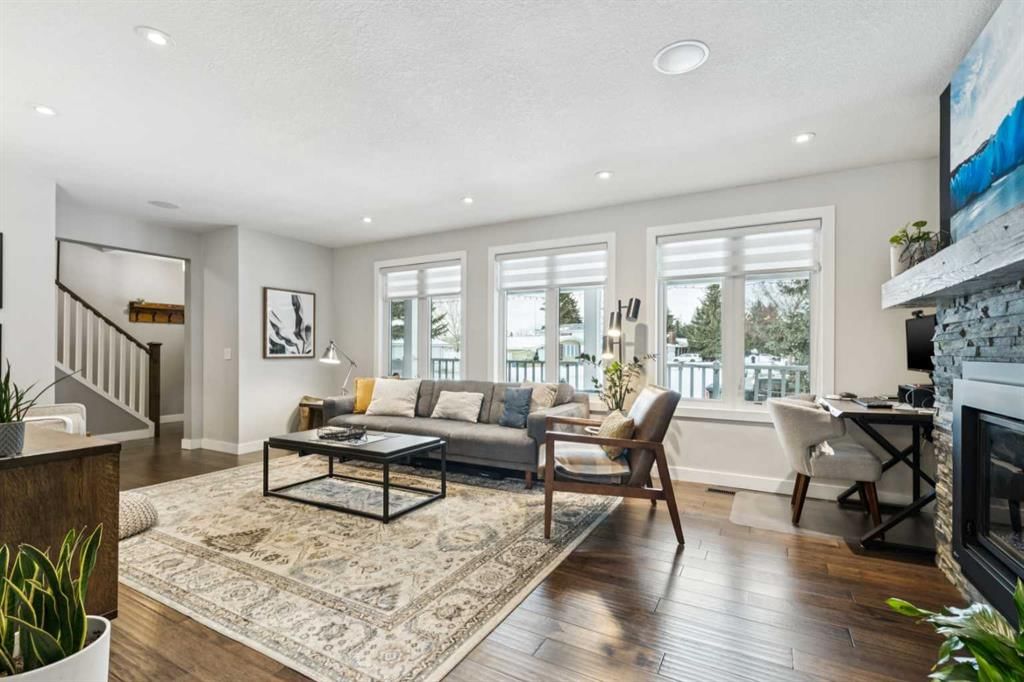 169 Braniff Crescent SW, Calgary — photo 3 of 41