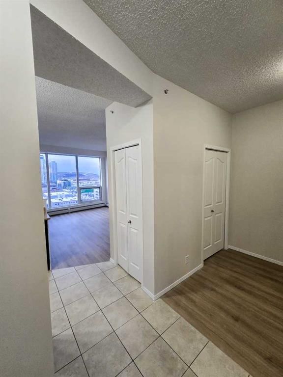 1213, 1053 10 Street SW, Calgary — photo 5 of 23