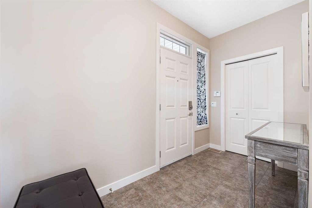 155 Autumn Close SE, Calgary — photo 3 of 50