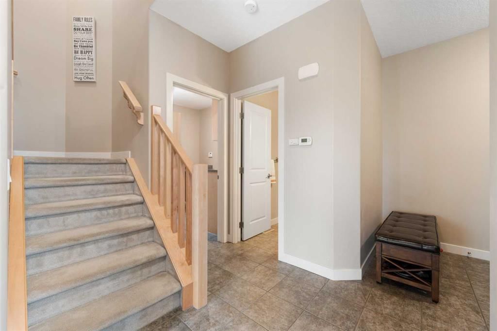 155 Autumn Close SE, Calgary — photo 4 of 50