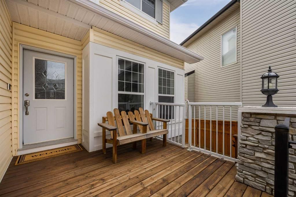 21 Cresthaven Way SW, Calgary — photo 5 of 46