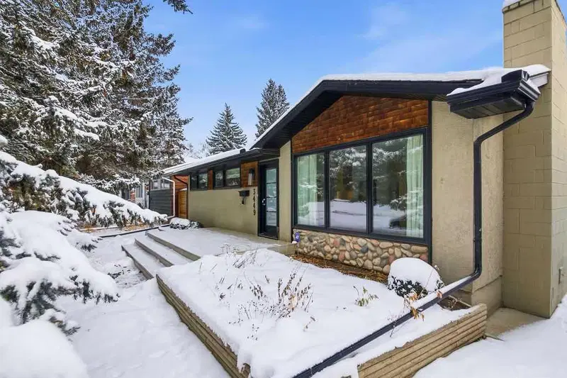 3449 Lane Crescent SW, Calgary — main listing photo