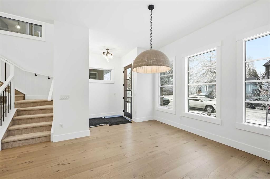 5005 21A Street SW, Calgary — photo 4 of 50