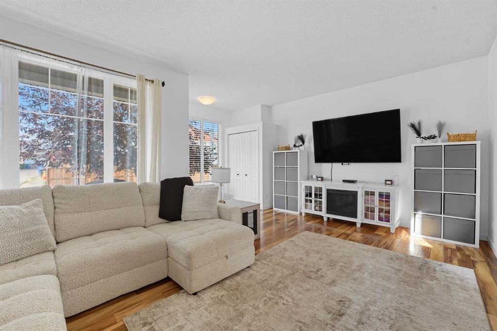 141 Auburn Crest Green SE, Calgary — photo 4 of 31