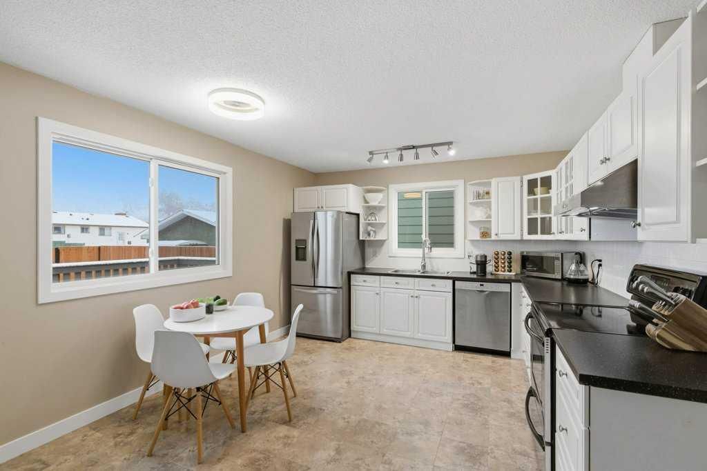 2708 Doverbrook Road SE, Calgary — photo 3 of 48
