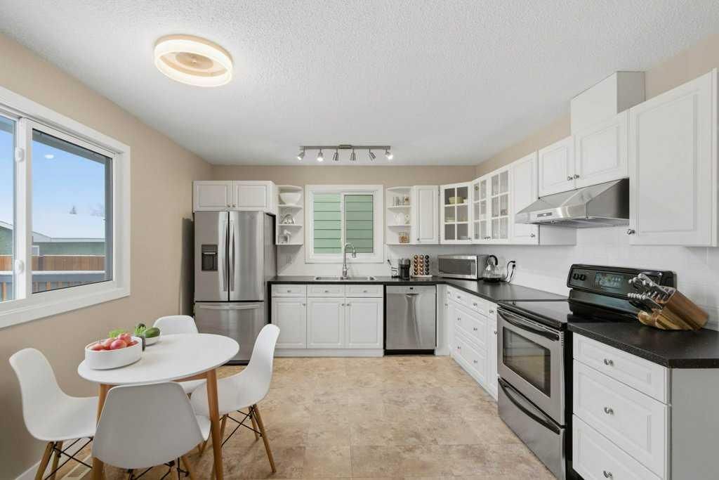 2708 Doverbrook Road SE, Calgary — photo 4 of 48