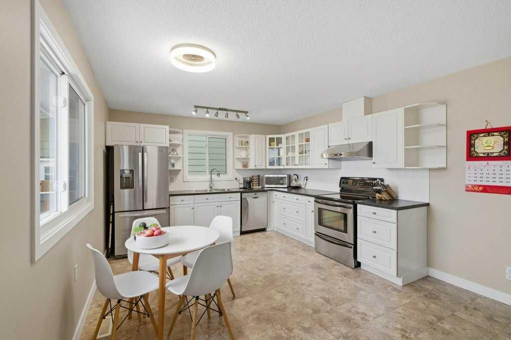 2708 Doverbrook Road SE, Calgary — photo 5 of 48