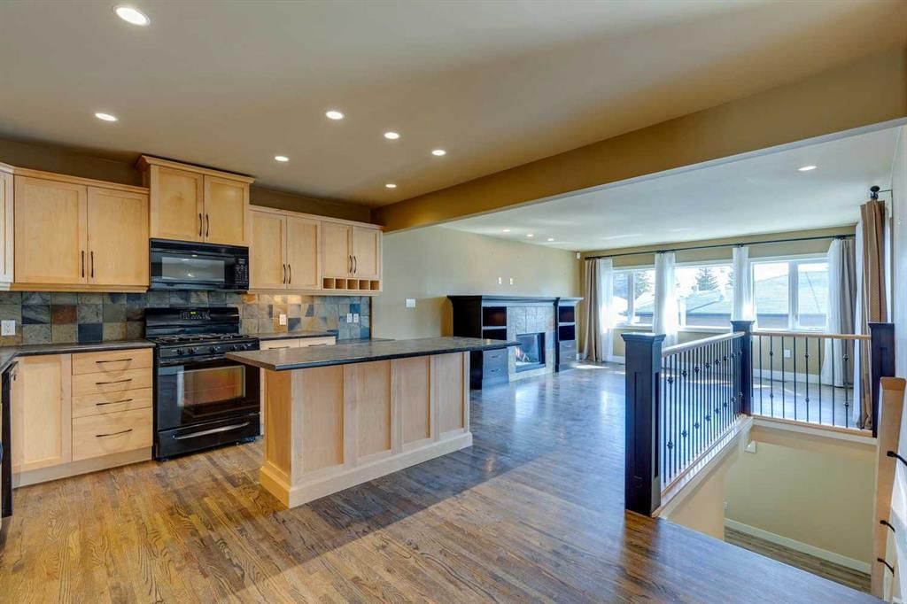 3140 46 Street SW, Calgary — photo 4 of 42