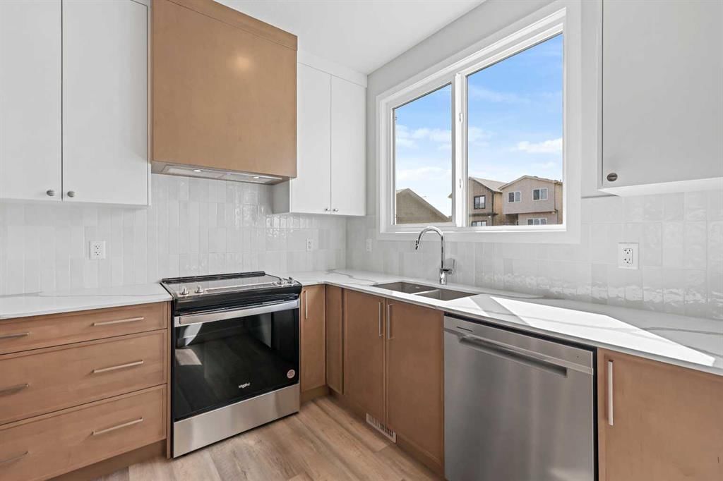 7071 Rangeview Avenue SE, Calgary — photo 5 of 21