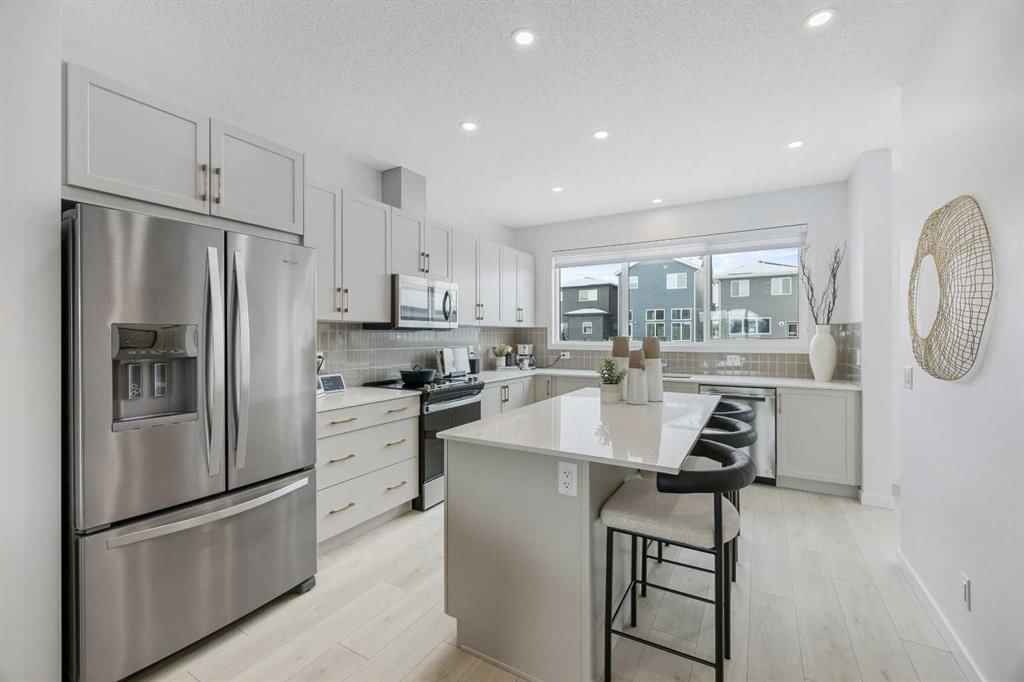 536 Legacy Circle SE, Calgary — photo 5 of 15