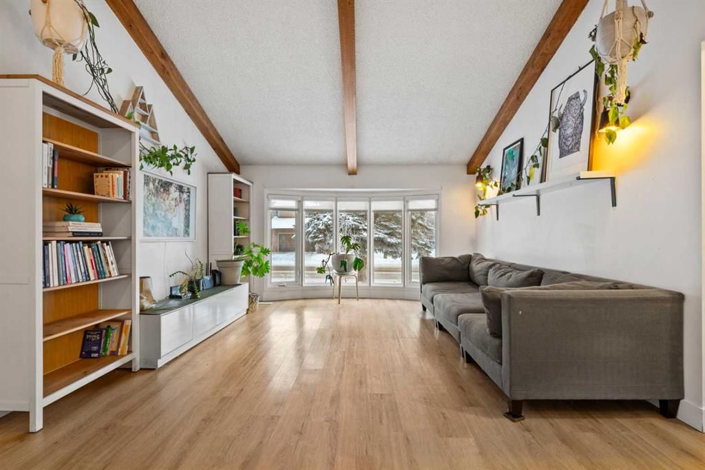 14847 Deer Run Drive SE, Calgary — photo 4 of 50