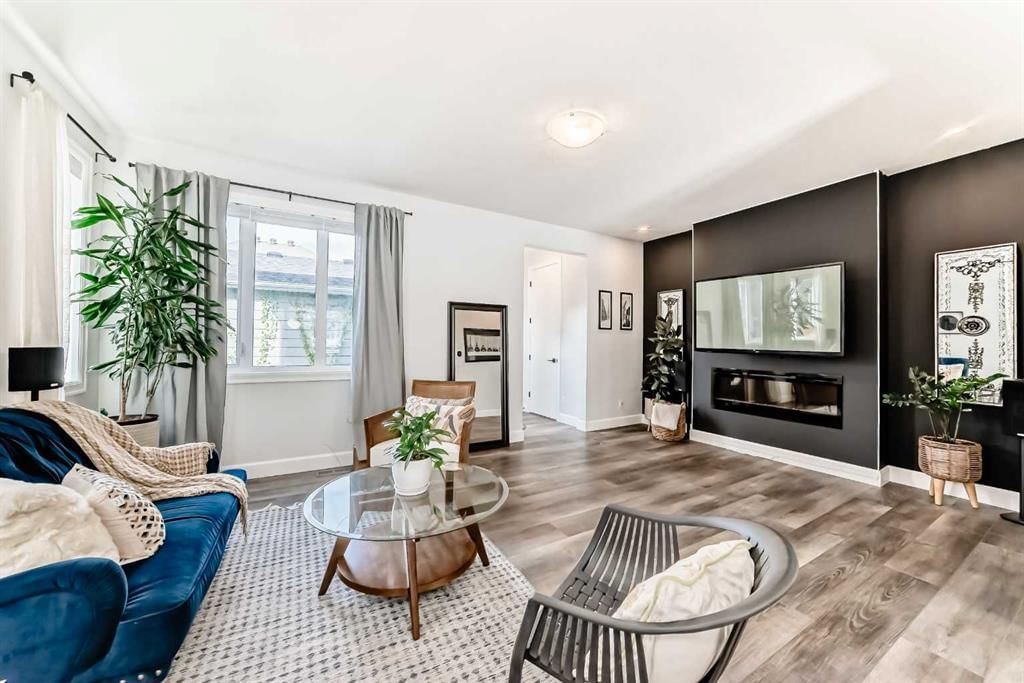 404 Yorkville Avenue SW, Calgary — photo 5 of 47