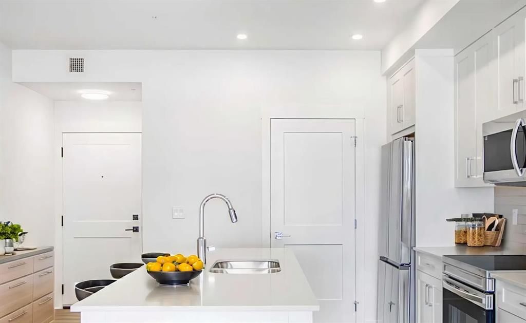 8305, 1802 Mahogany Boulevard SE, Calgary — main listing photo