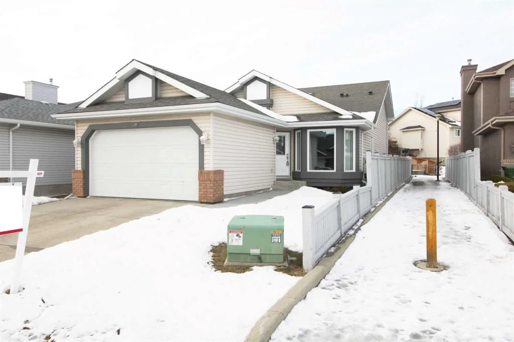 215 Hidden Vale Place NW, Calgary — photo 2 of 32