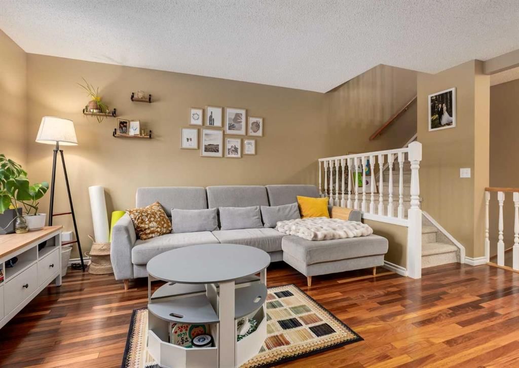 4, 115 23 Avenue NE, Calgary — photo 4 of 30