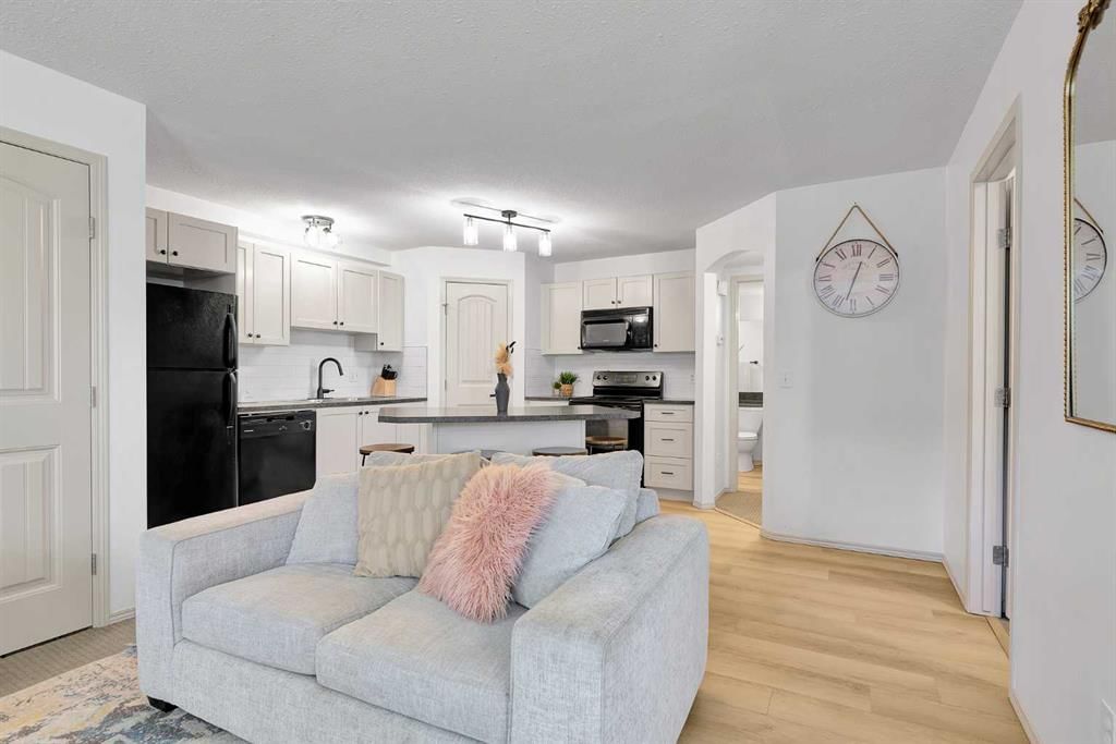 101, 120 Panatella Landing NW, Calgary — photo 3 of 23