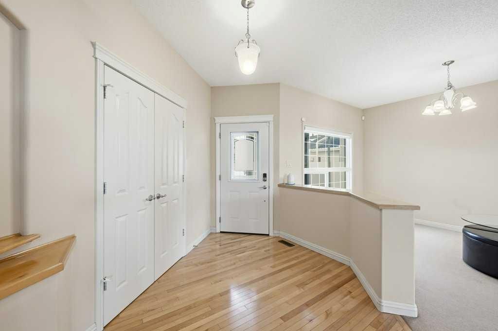 101 Panamount Manor NW, Calgary — photo 4 of 48