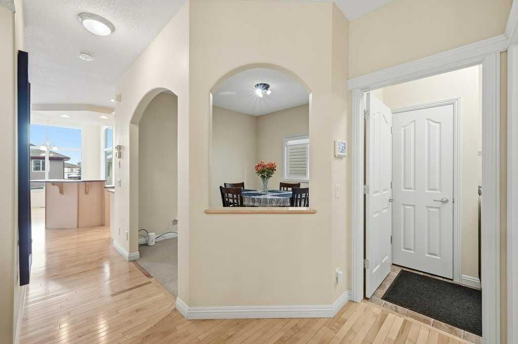 101 Panamount Manor NW, Calgary — photo 5 of 48